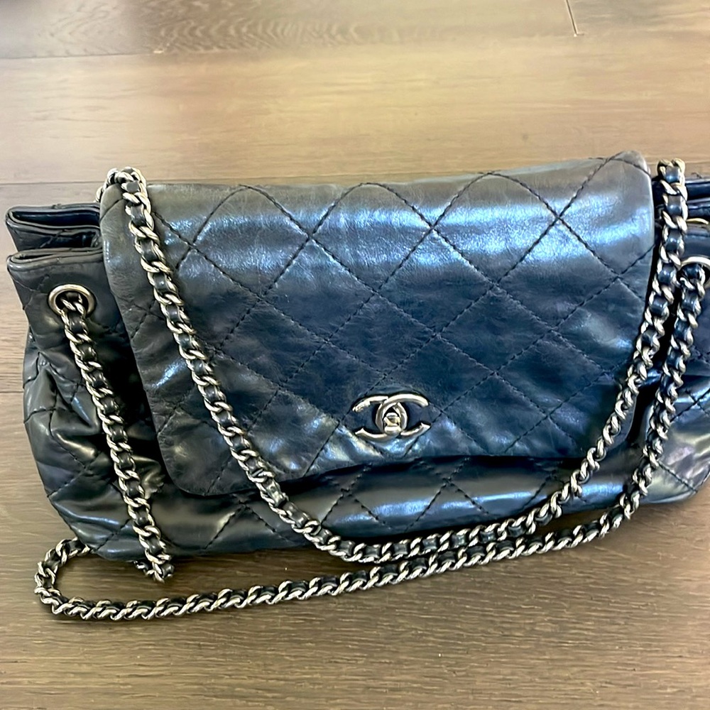 Chanel flap, 2014 Cruise collection, can wear cross body and on shoulder